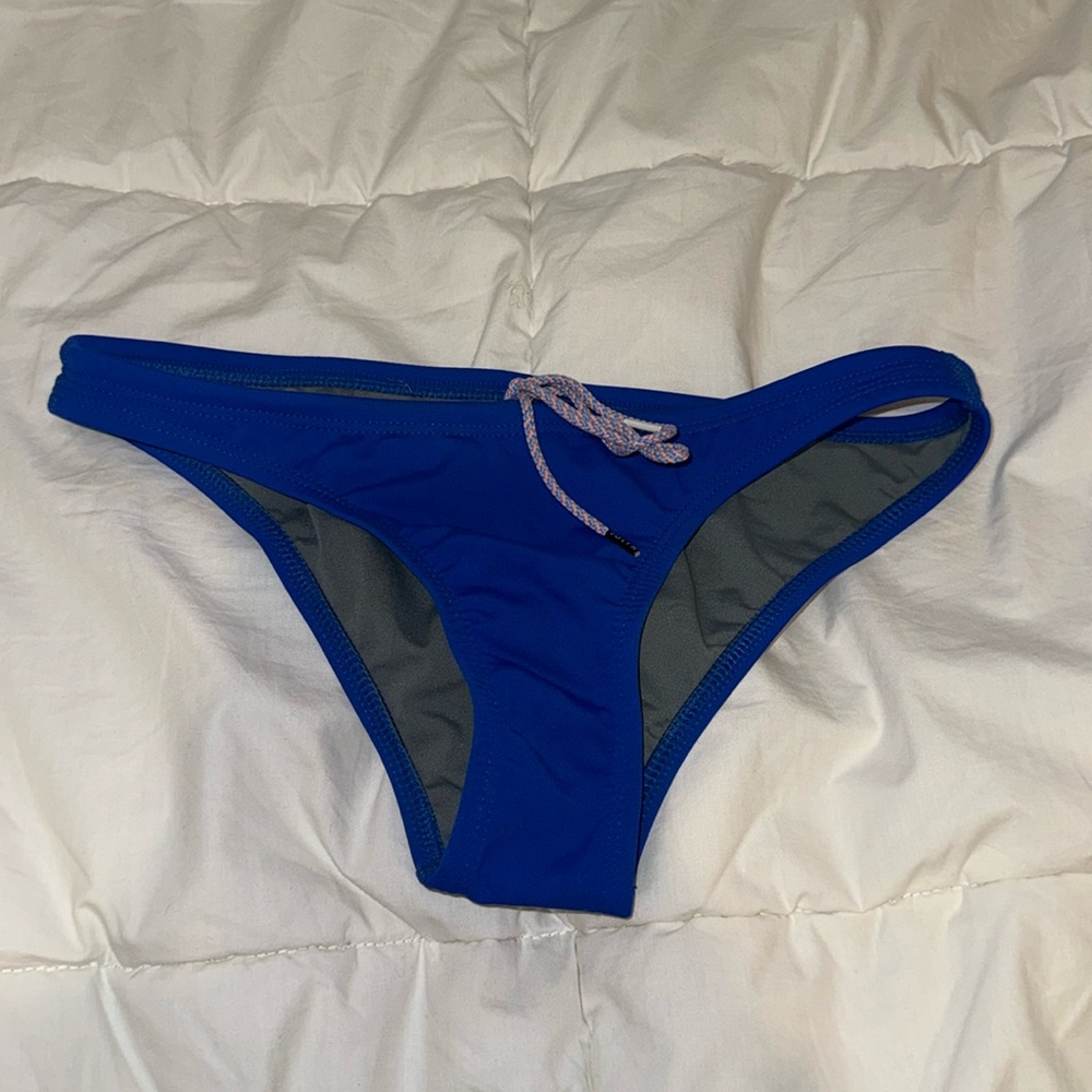 JOLYN bikini bottoms! Size Medium!